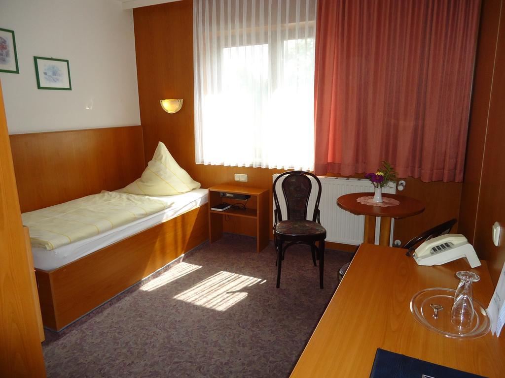 Hotel Mueller Genthin Room photo